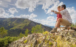 5 Popular Colorado Wildflower Hikes