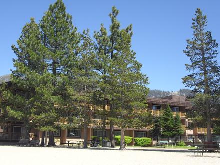 Tahoe Beach & Ski Club 1