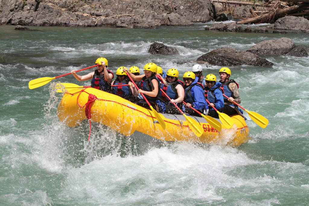Best Rivers for Whitewater Rafting in Colorado (Ranked by Experience Level)