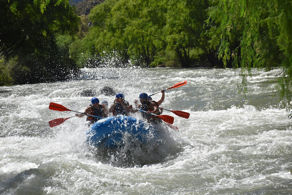 Best Rivers for Whitewater Rafting in Colorado (Ranked by Experience Level)